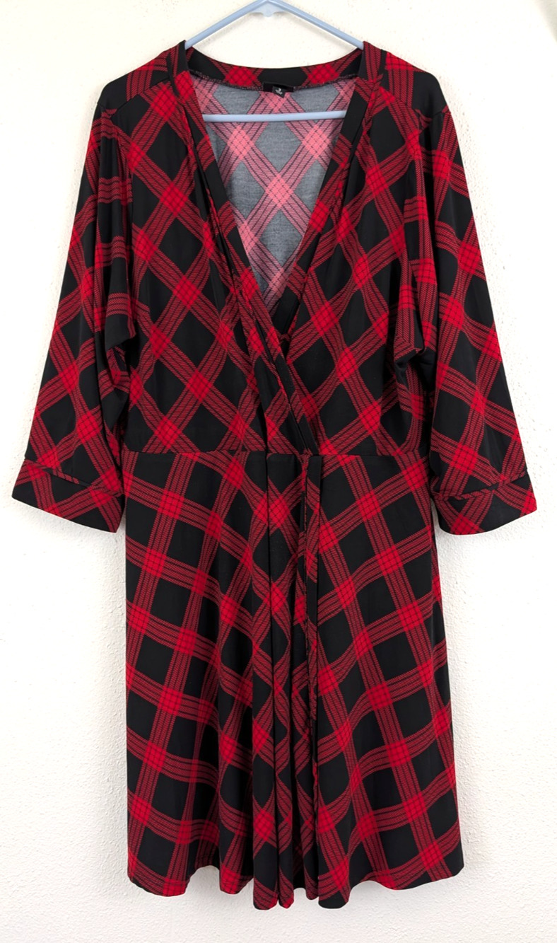 Torrid sz 3 or 3X Fit & Flare Dress slinky red black plaid print faux wrap 2882